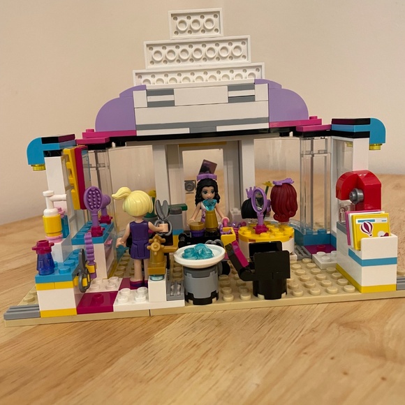 Lego Friends Heartlake Hair Salon (41093) - Picture 10 of 10